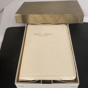 Vtg Holy Bible Concordance Red Letter Edition Self-Pronouncing KJV-Illustrations